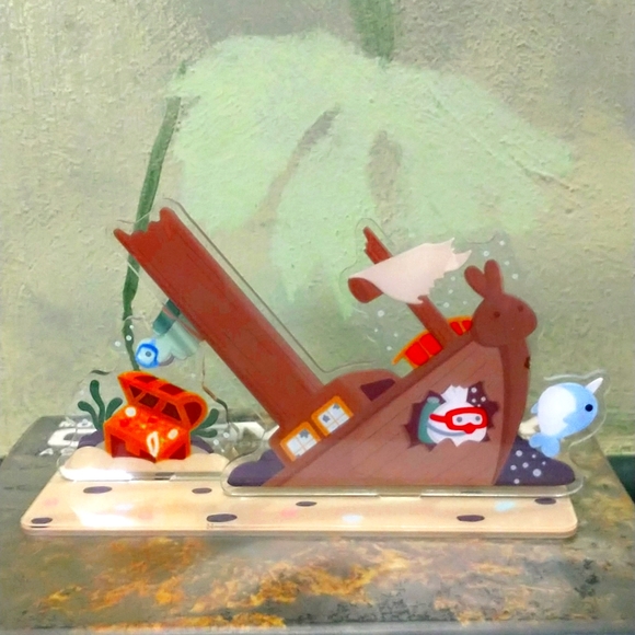 Acrylic table decor - Picture 1 of 3